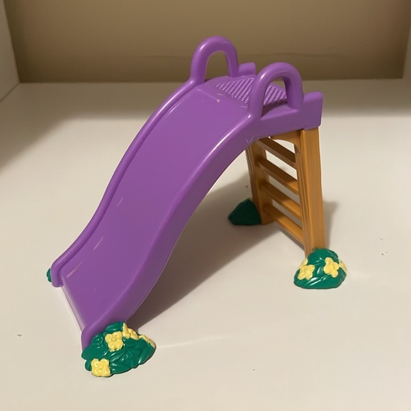 2003 Fisher Price Loving Family Backyard Set #B8178 - Picture 5 of 8